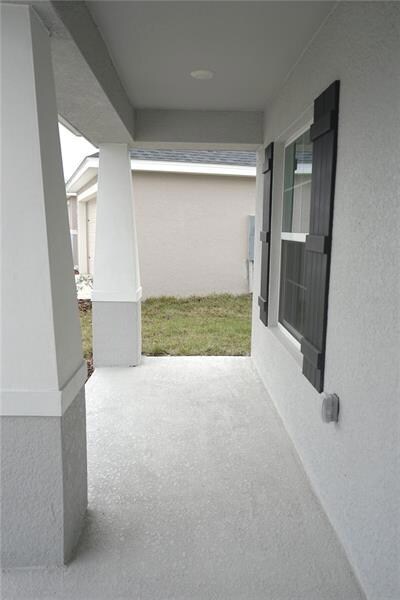 7142 Twisting Pines Loop, Zephyrhills, FL 33541 - photo 7