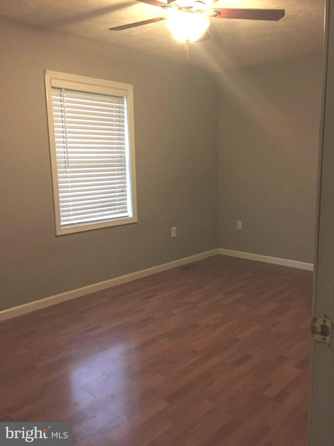 273 Wise Ave, Strasburg, VA 22657 - photo 6