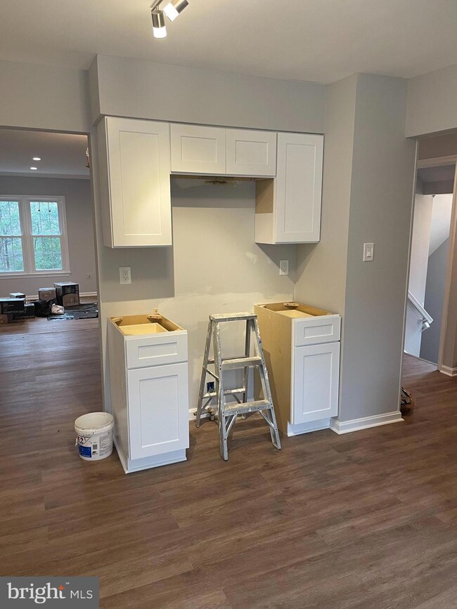 6832 Earthstar Ct, Springfield, VA 22152 - photo 4