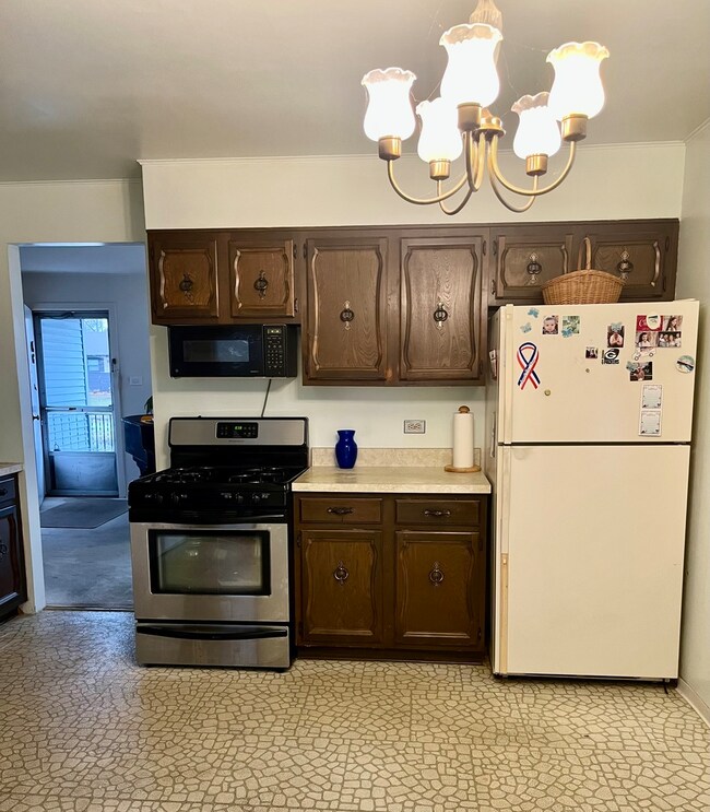 2601 George St, Rolling Meadows, IL 60008 - photo 2