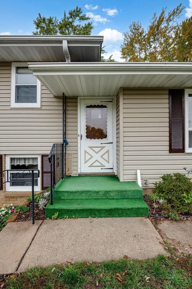 10440 Yukon St NW, Coon Rapids, MN 55433 - photo 2