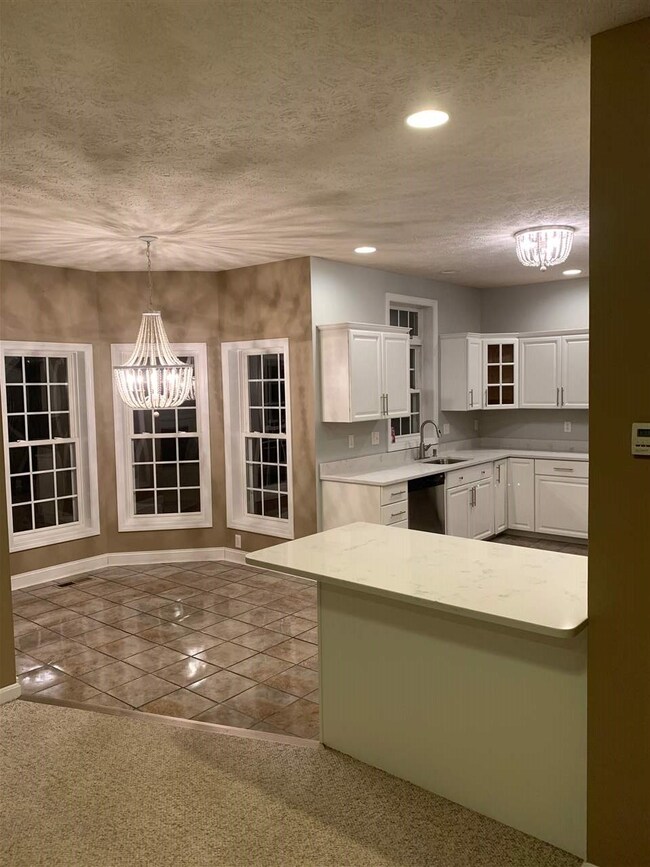 17 Greenfield Pkwy, Bedford, NH 03110 - photo 2