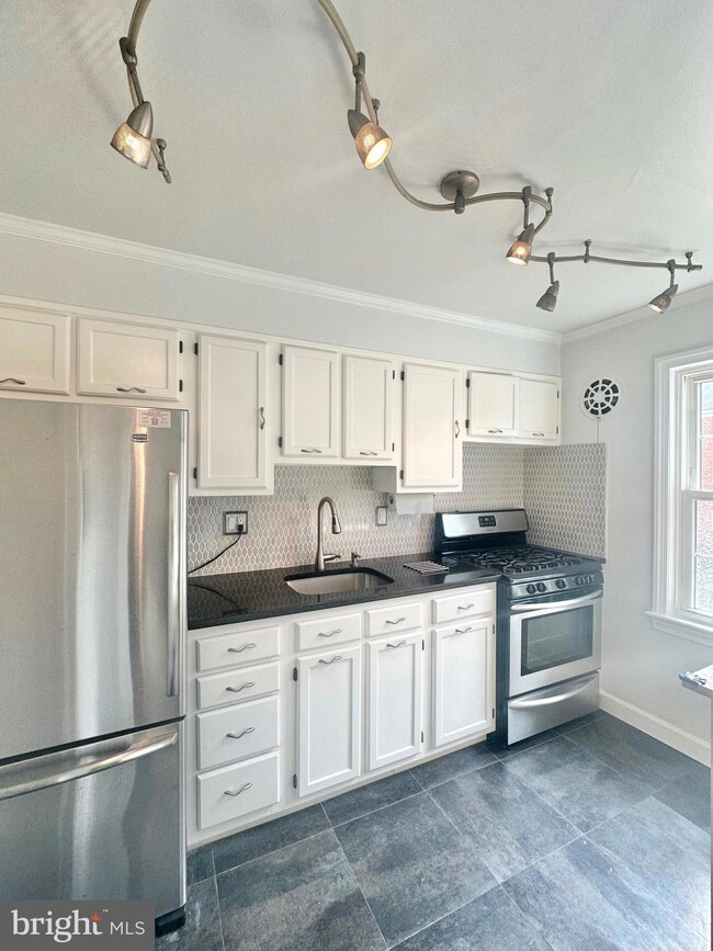 1109 Belle View Blvd unit B2, Alexandria, VA 22307 - photo 7