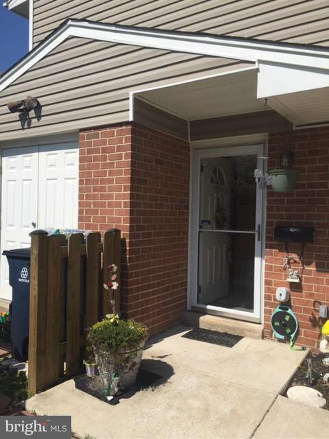 11500 Laurelwalk Dr, Laurel, MD 20708 - photo 2