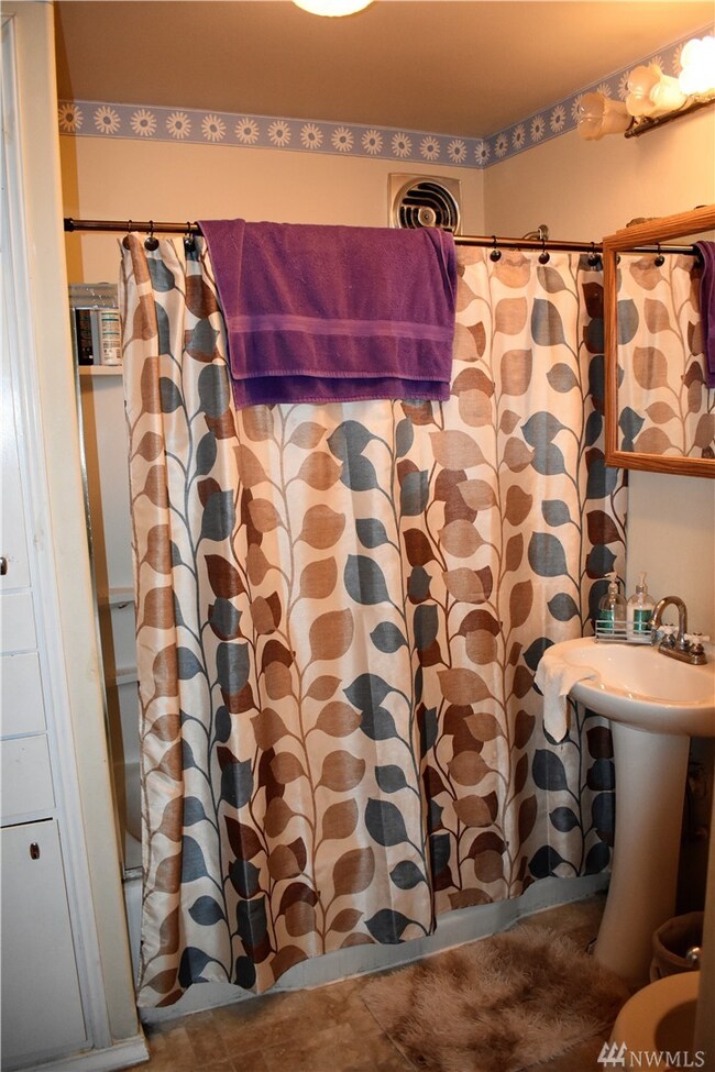 810 N Baker Ave, East Wenatchee, WA 98802 - photo 7