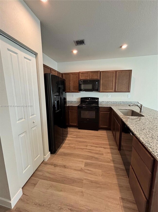 1021 NW 5th Ct unit 1021, Homestead, FL 33034 - photo 4