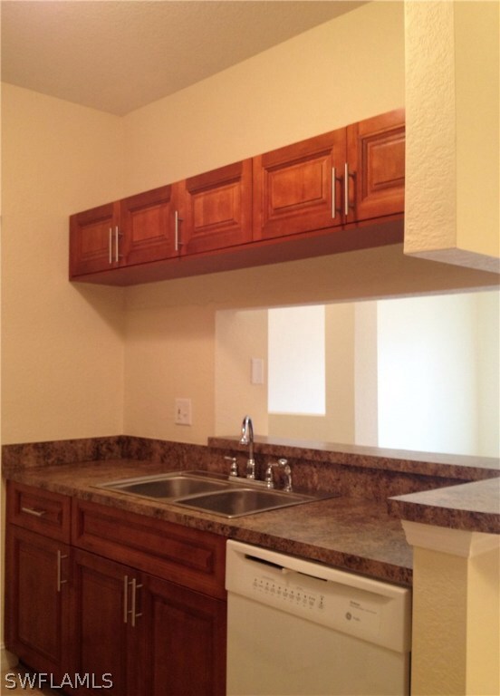 6461 Aragon Way unit 105, Fort Myers, FL 33966 - photo 5