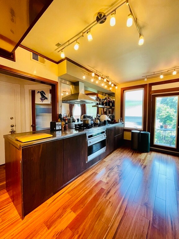 81 Francis St unit 4, Brookline, MA 02446 - photo 2