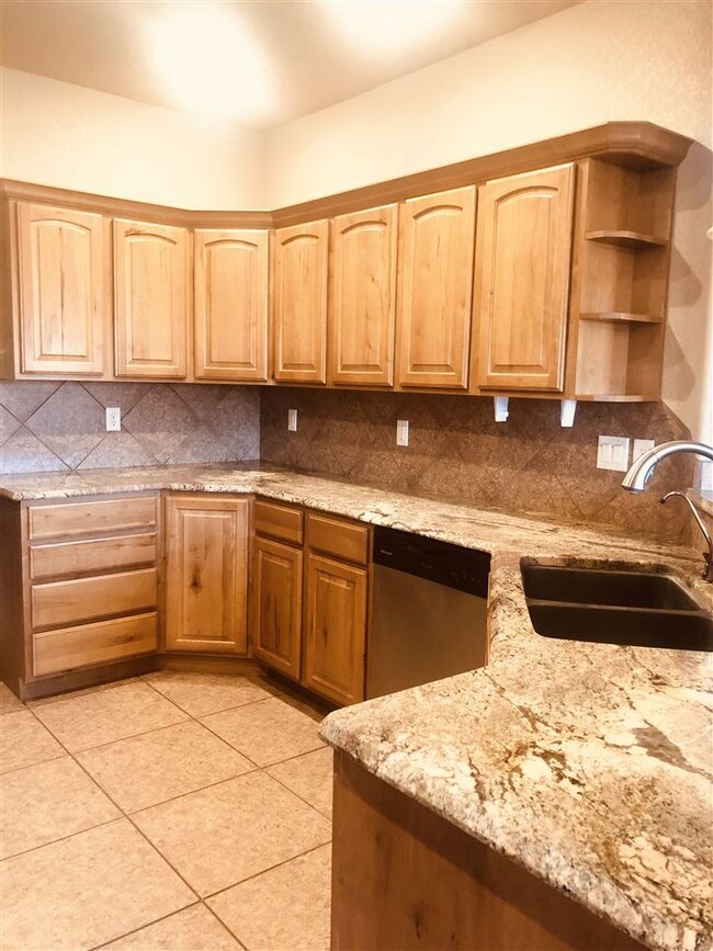 922 Hermoso El Sol, Alamogordo, NM 88310 - photo 7