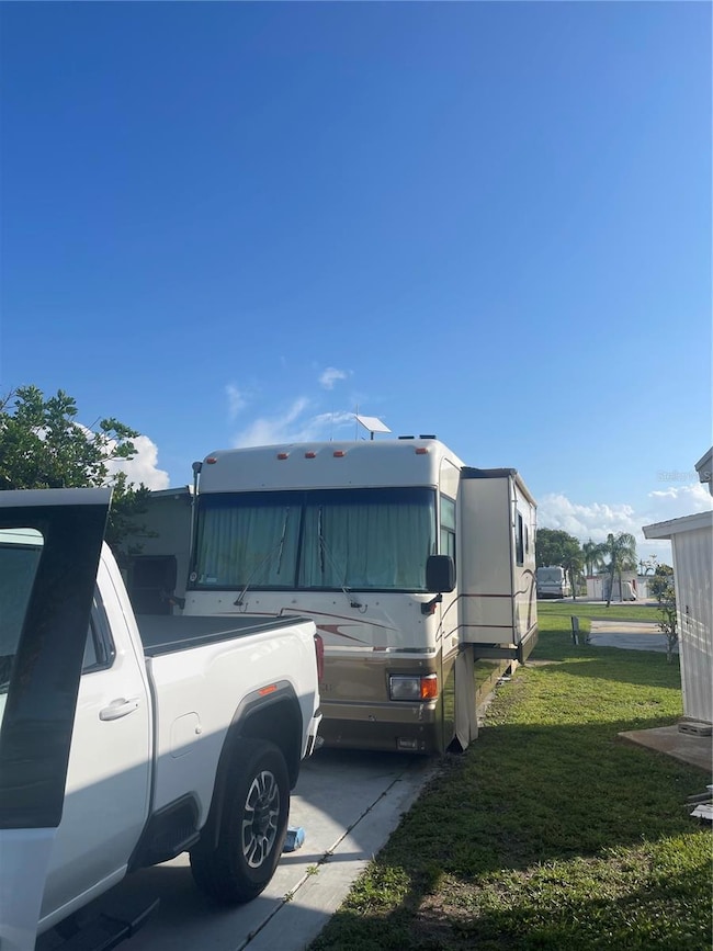 46900 Bermont Rd unit 33, Punta Gorda, FL 33982 - photo 2