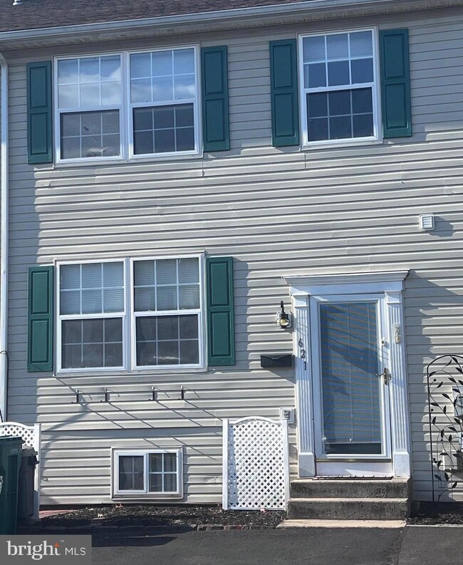 621 Jefferson St, Red Hill, PA 18076 - photo 2