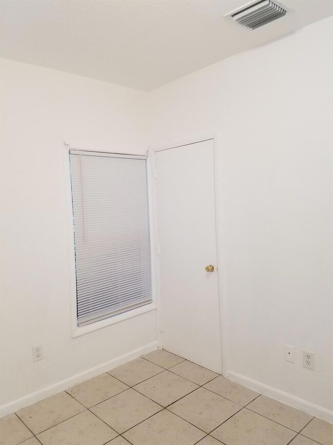 2009 Division Ave, West Palm Beach, FL 33407 - photo 4