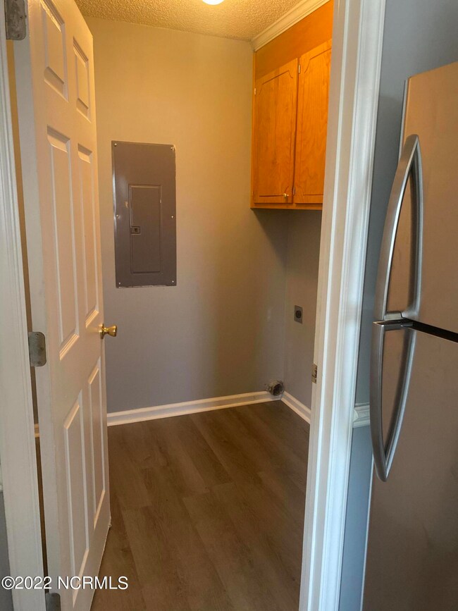 E4E4697E-E3AF-4603-936E-E11DFF82D588