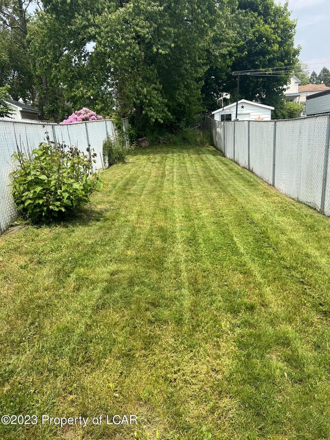 38 E Liberty St, Wilkes-Barre, PA 18706 - photo 3