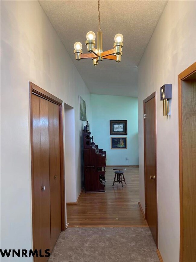 1010 E 35th St, Scottsbluff, NE 69361 - photo 3