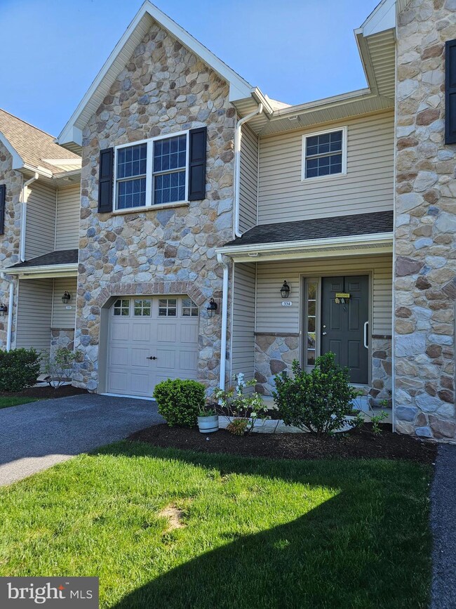 334 Melbourne Ln, Mechanicsburg, PA 17055 - photo 3