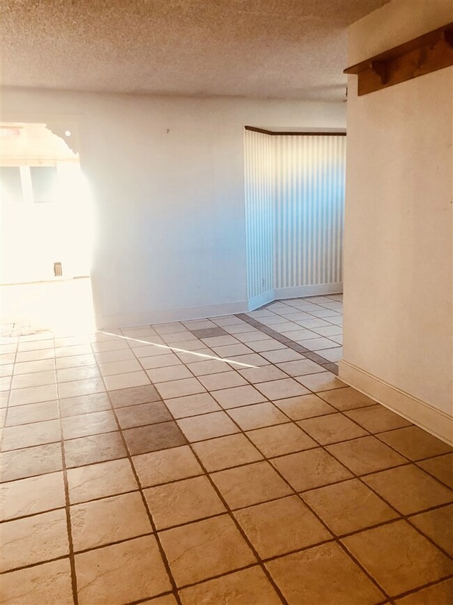 2811 Pecan Dr, Alamogordo, NM 88310 - photo 4