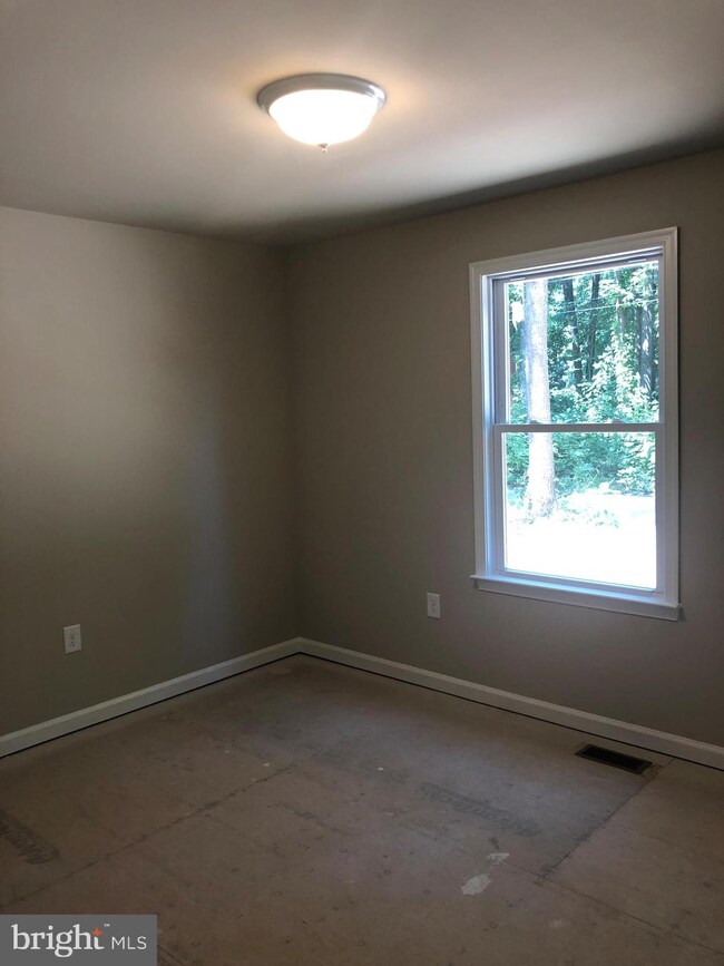 475 Shenandoah River Dr, Harpers Ferry, WV 25425 - photo 7