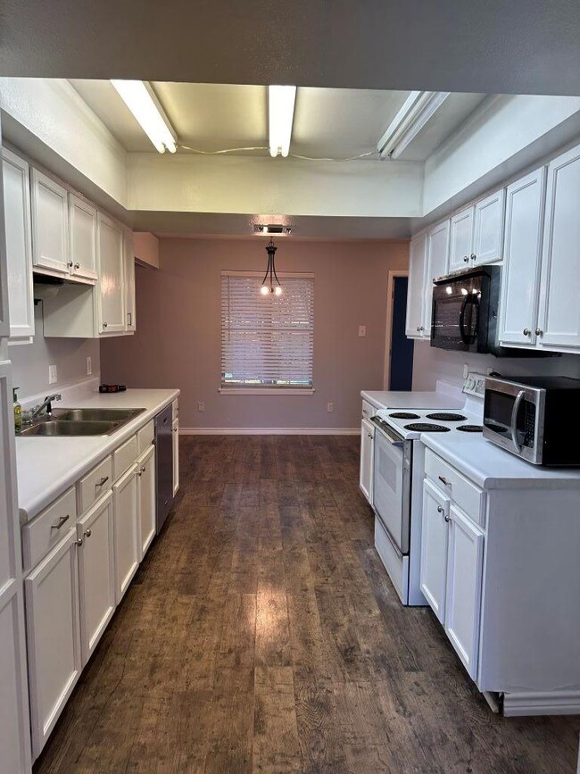 518 Northern Oak St, Nacogdoches, TX 75964 - photo 4