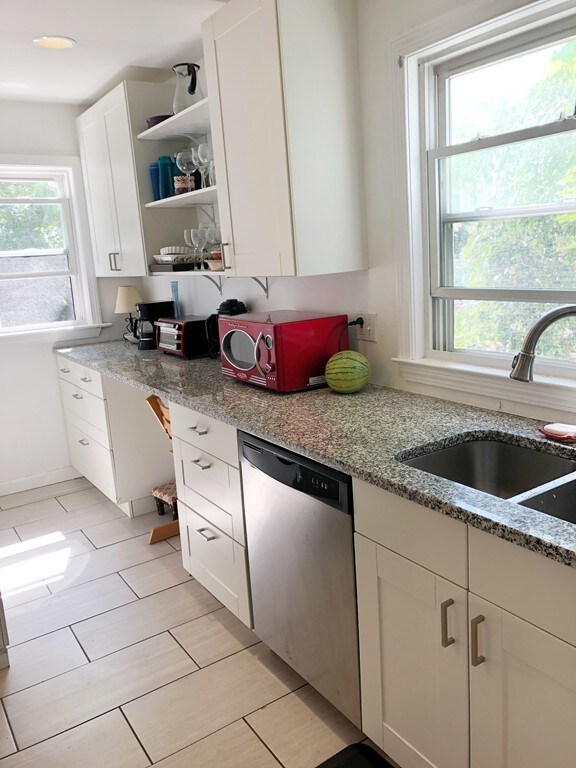 11 Taylor St unit 1, Quincy, MA 02170 - photo 7