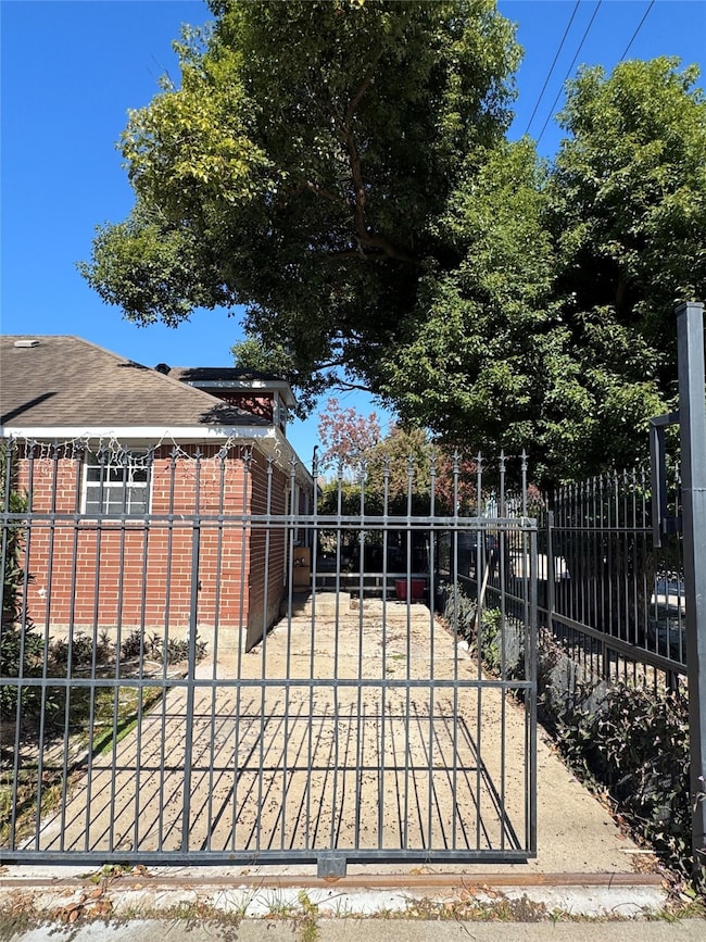 2101 Maury St unit A, Houston, TX 77026 - photo 2