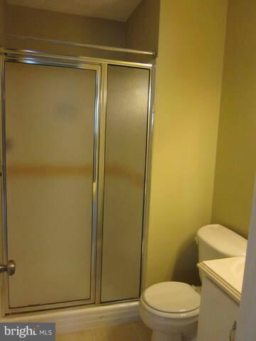 18602 Winding Creek Place, Germantown, MD 20874 - photo 5