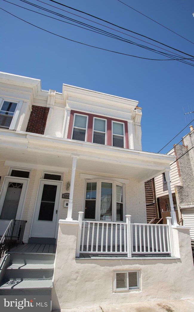 1046 Toll St, Crum Lynne, PA 19022 - photo 2