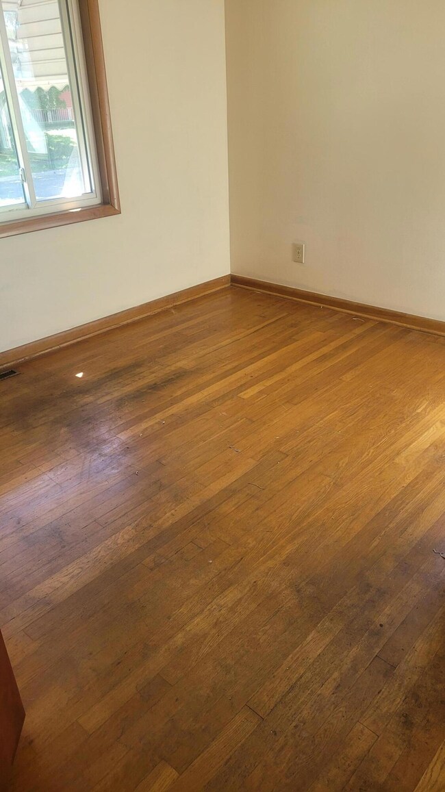 633 Roth Ave, Columbus, OH 43228 - photo 7