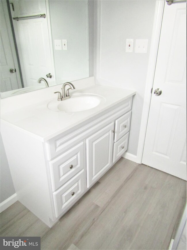 566 Forest View Rd, Linthicum Heights, MD 21090 - photo 5