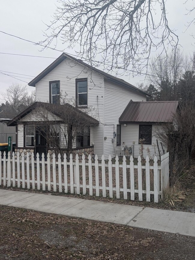 206 N Main St, Roscommon, MI 48653 - photo 2