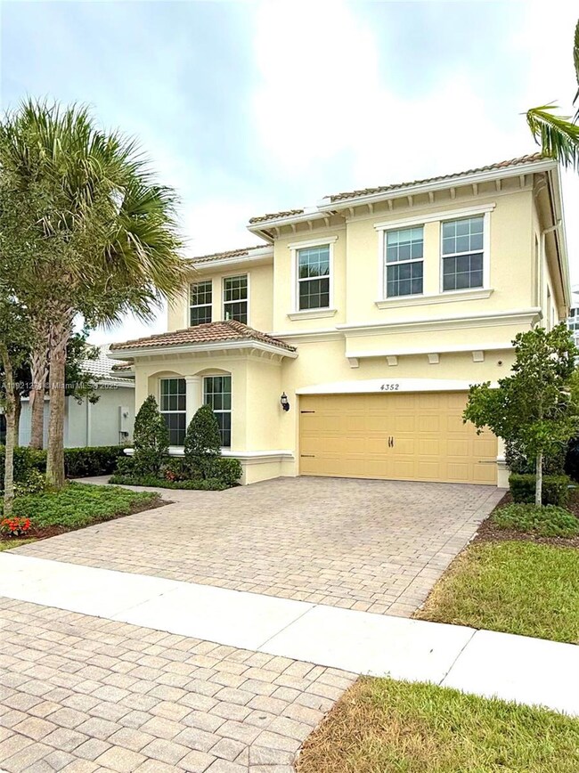 4352 Large Leaf Ln, Hollywood, FL 33021 - photo 2