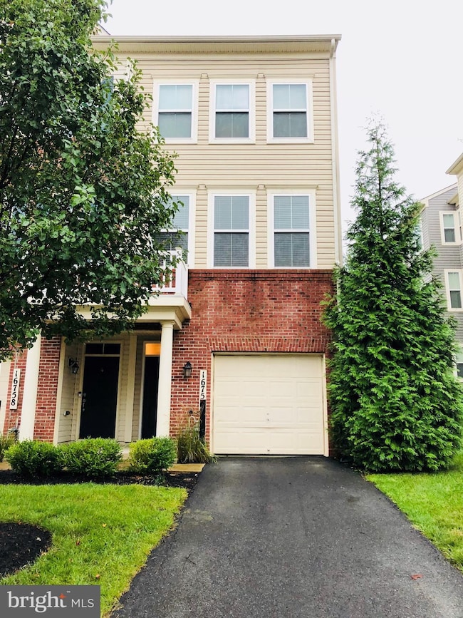 16756 Blackjack Oak Ln unit 48, Woodbridge, VA 22191 - photo 2