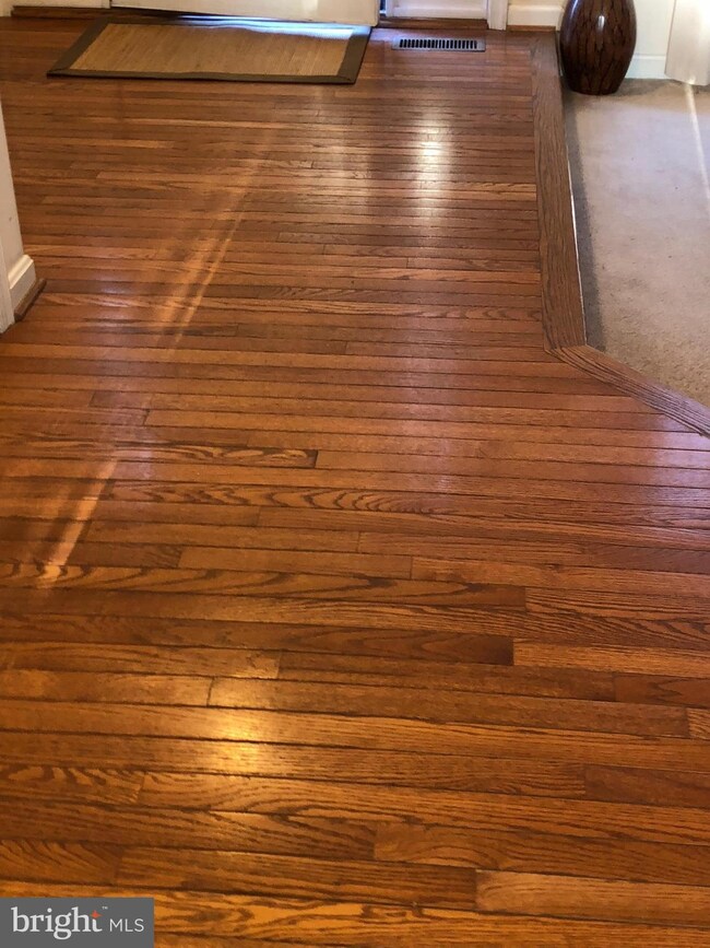 6210 Wood Pointe Dr, Glenn Dale, MD 20769 - photo 3