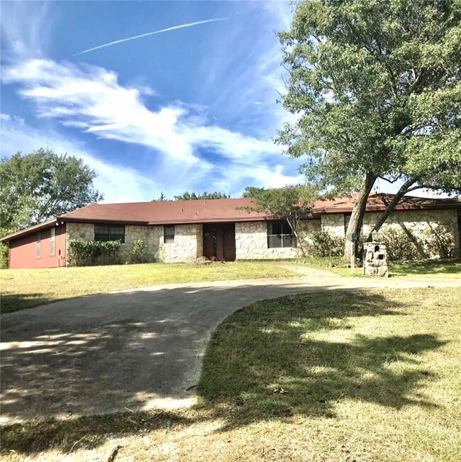 325 Deer Trail, Bruceville, TX 76630 - photo 4