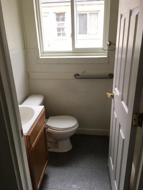 1044 Loretta - Bathroom