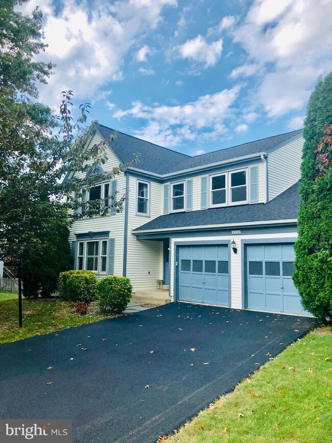 37828 Perkins Ct, Purcellville, VA 20132 - photo 2