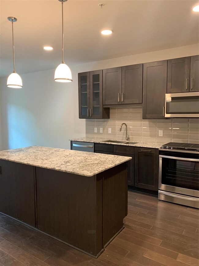 5601 Belmont Ave unit 104, Dallas, TX 75206 - photo 2