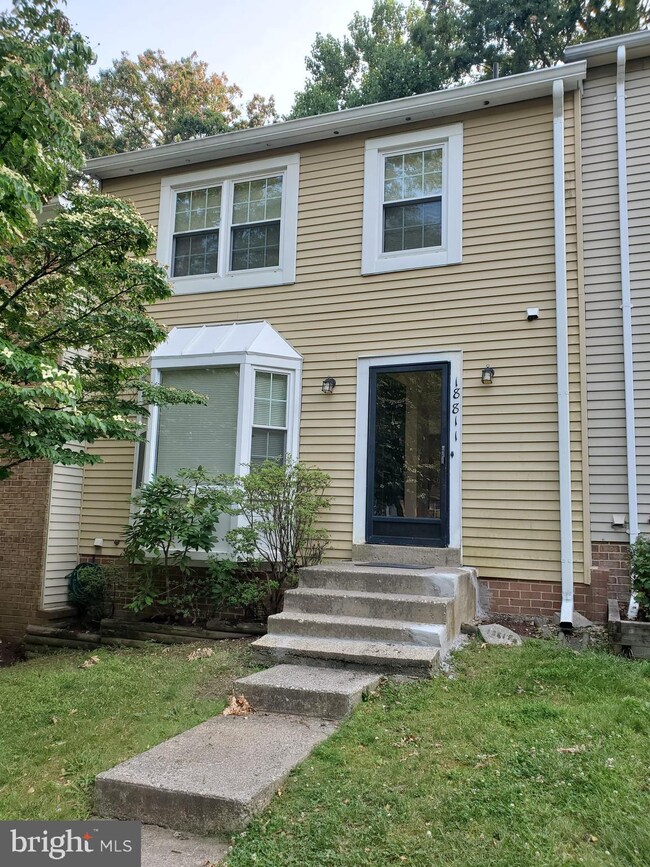 18811 Summer Oak Ct, Germantown, MD 20874 - photo 2