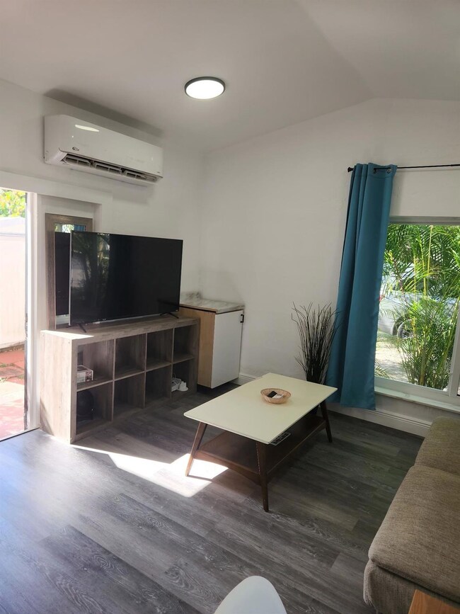 1344 NE 16th Ave unit B, Fort Lauderdale, FL 33304 - photo 6