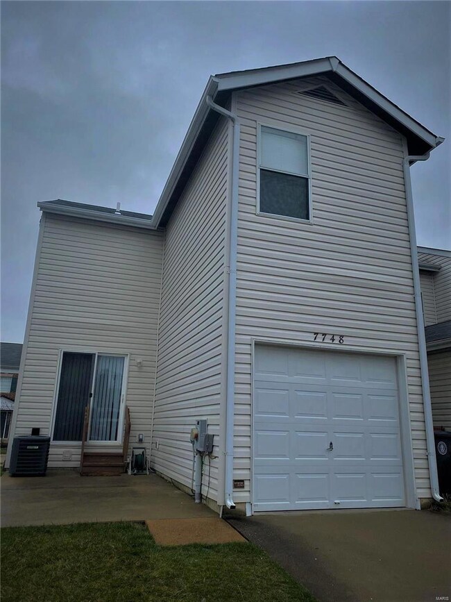 One car garage plus driveway parking - notice expa