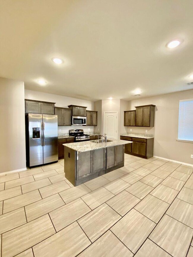 14905 Louis Boudoin, El Paso, TX 79938 - photo 6