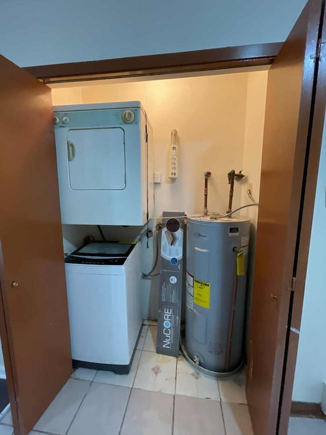 202 N Waters Edge Dr unit 201, Glendale Heights, IL 60139 - photo 6