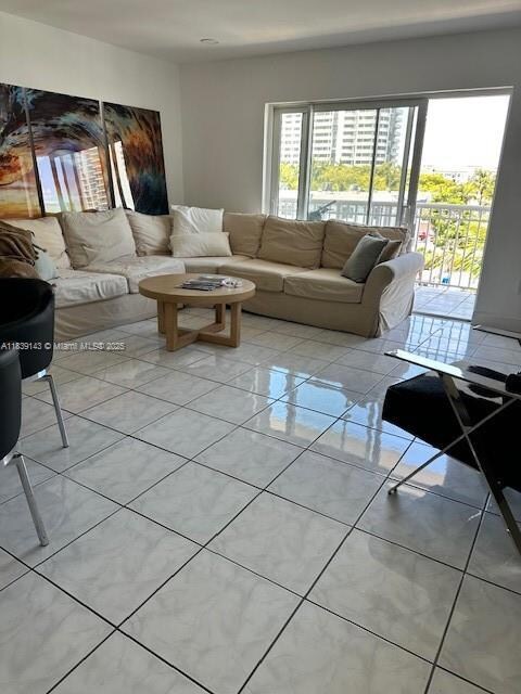 3601 NE 170th St unit 406, North Miami Beach, FL 33160 - photo 5