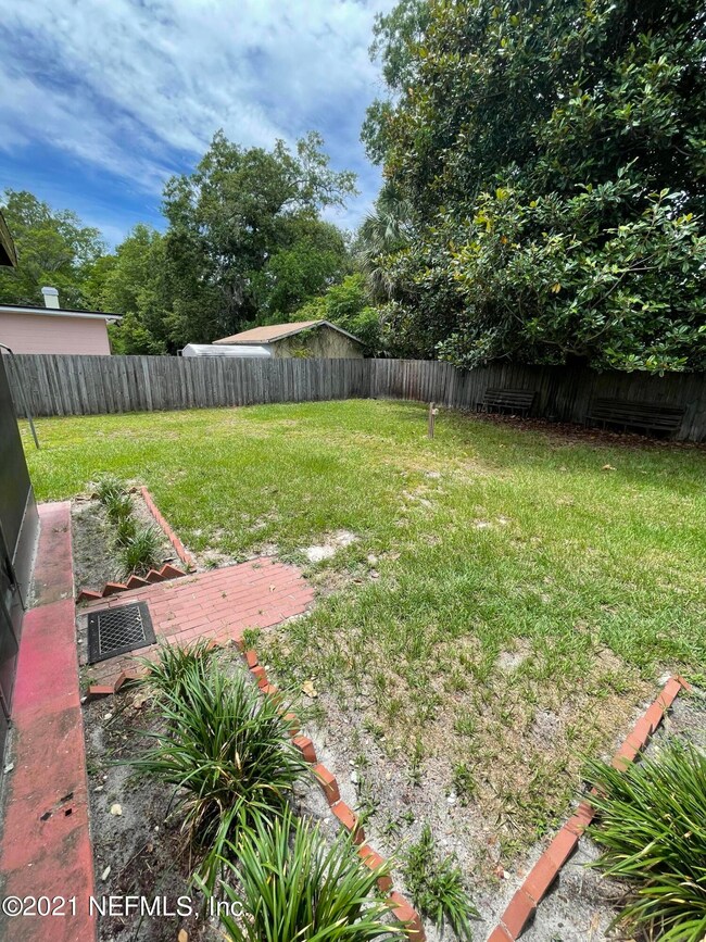 2423 Gayland Rd, Jacksonville, FL 32218 - photo 3