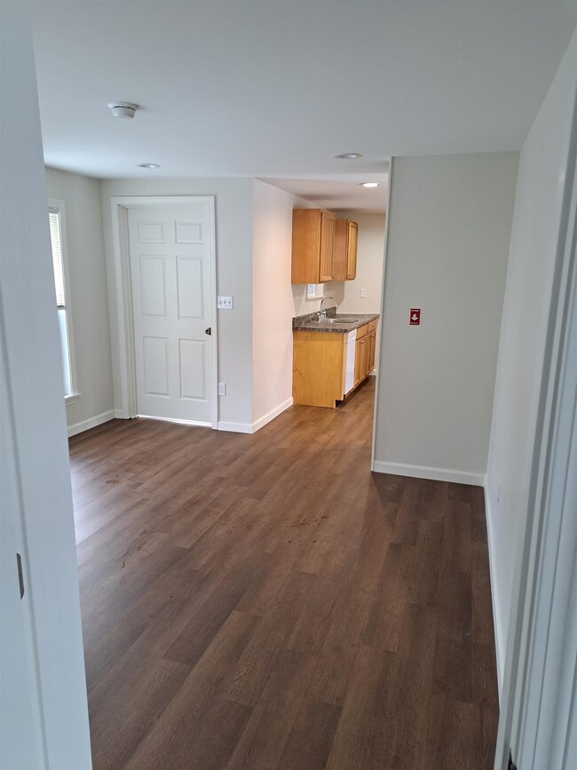 22 Perley St unit B, Concord, NH 03301 - photo 5