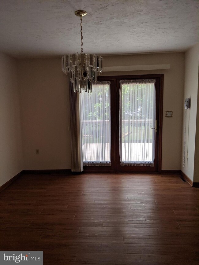 349 Sue Linn Dr, Chambersburg, PA 17201 - photo 5