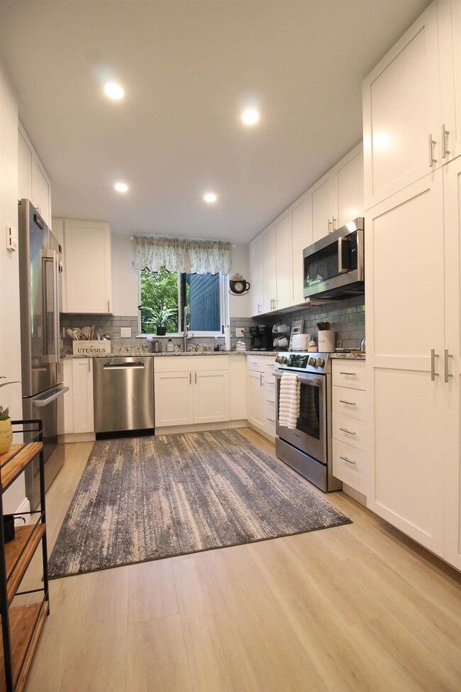 22 Emerson Way unit B1, Waterville Valley, NH 03215 - photo 5