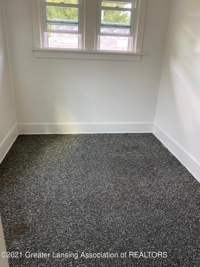 6317 Sommerset Rd, Lansing, MI 48911 - photo 7
