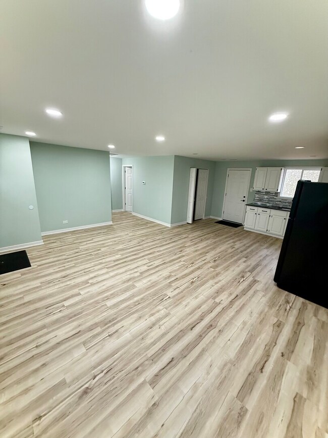 210 Mantua St, Park Forest, IL 60466 - photo 5