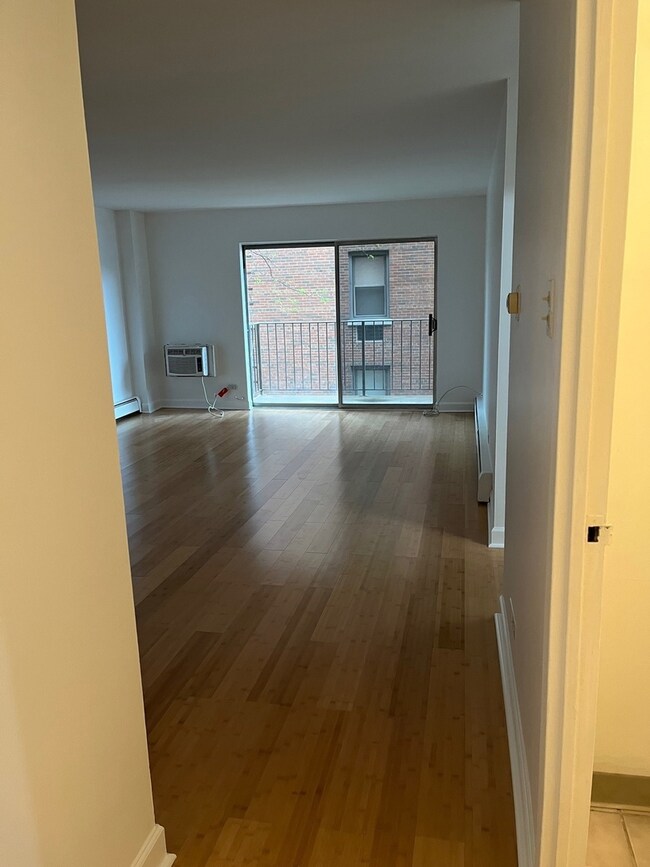 Ridgeview Tower unit 306, Evanston, IL 60201 - photo 2